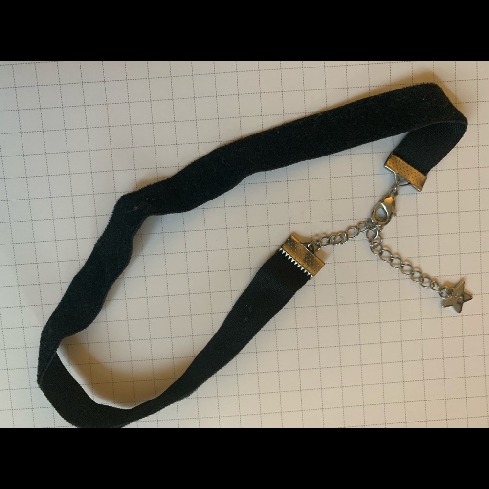 Velvet choker